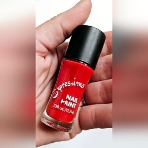 NWT EXPRESSIONS NAIL: HOT-RED!